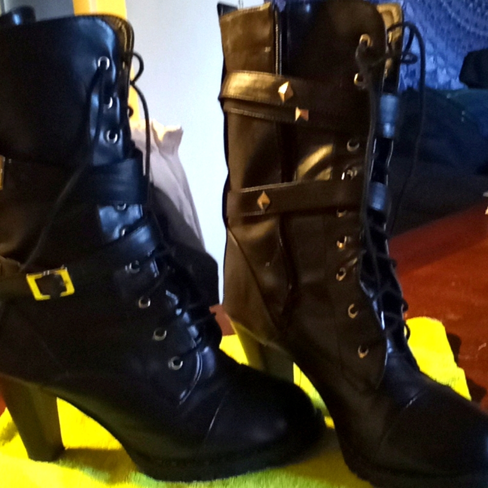 Black lace up